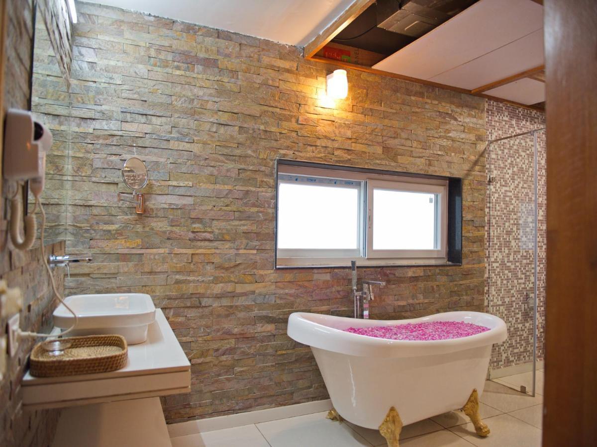 Wild Rose Resort And Spa Pushkar Dış mekan fotoğraf